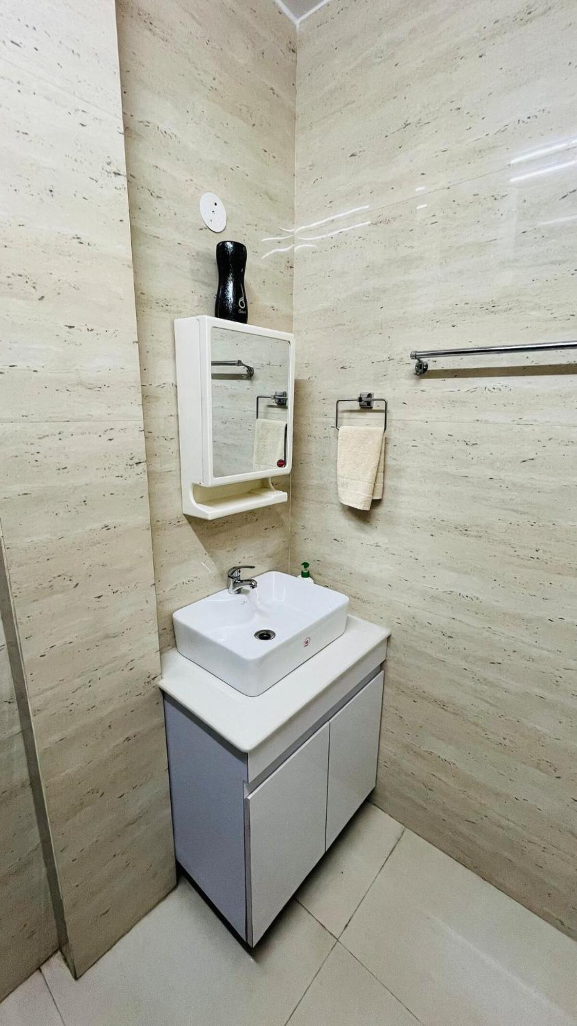 Cozy Nest 2bhk By Lwb Apartment