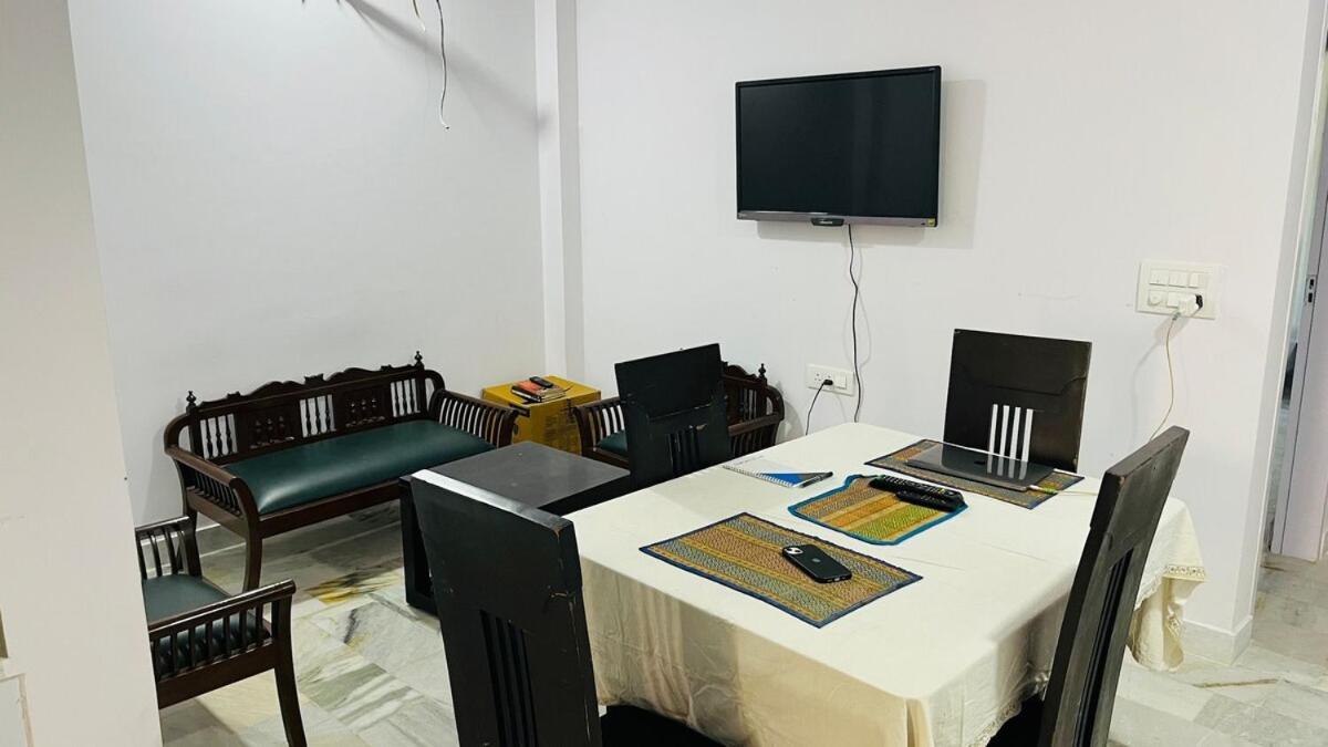 Cozy Nest 2bhk By Lwb New Delhi